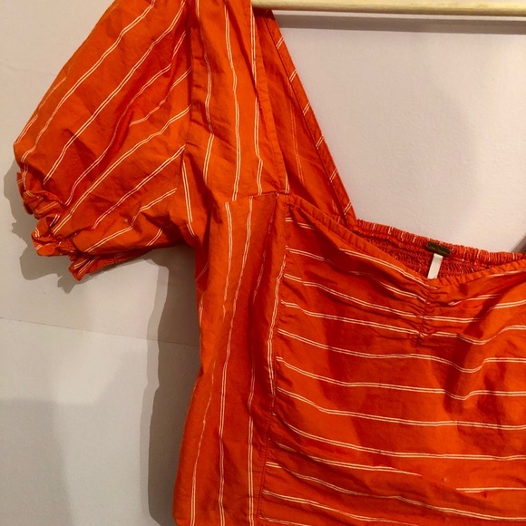 Red and white pin stripe puffy sleeve blouse - Picture 2 of 4